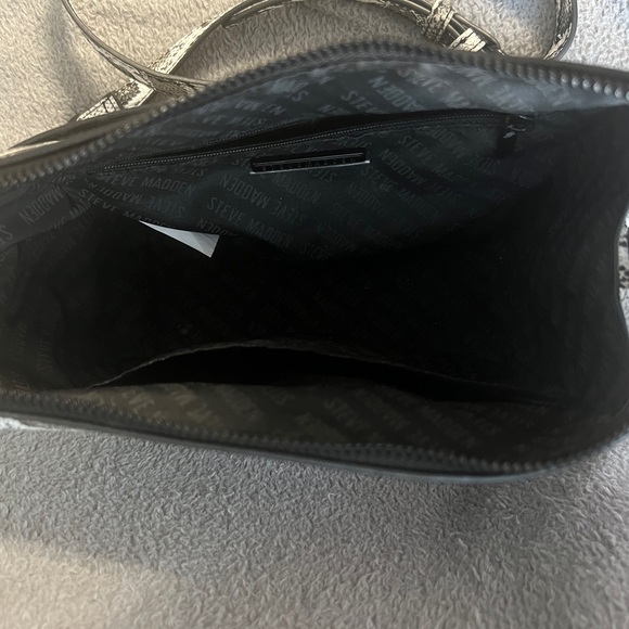 Steve Madden BLEXI Snakeskin Crossbody Bag Purse Vegan Chain Strap Zip Top Small - Picture 3 of 4